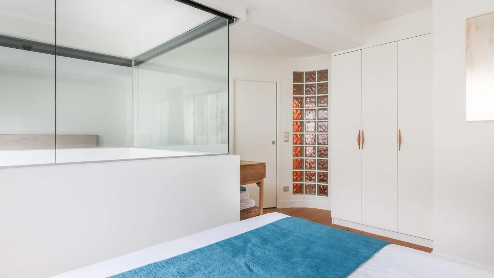 Chic Duplex Loft In Trendy Bastille 아파트